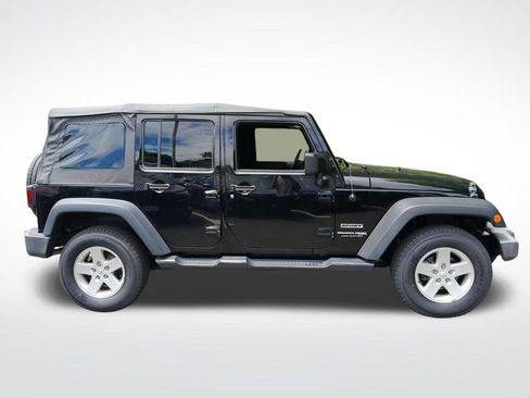 Used 2018 Jeep Wrangler Unlimited Sport S AWD/4WD image 9