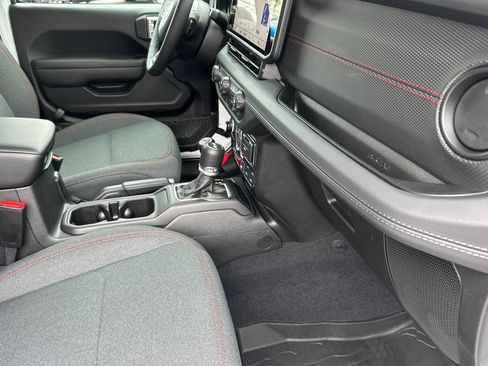 New 2026 Jeep Wrangler Unlimited Rubicon AWD/4WD image 16