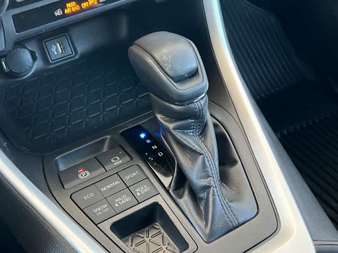 Certified 2024 Toyota RAV4 LE AWD/4WD image 23