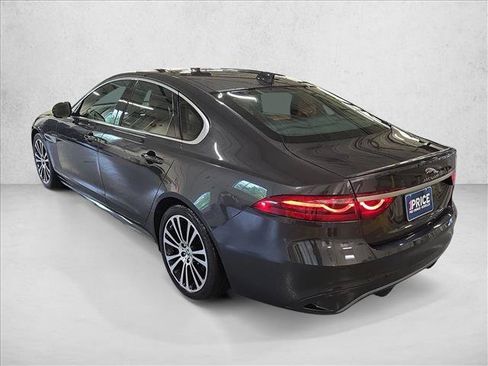 Used 2024 Jaguar XF R-Dynamic SE AWD/4WD image 7
