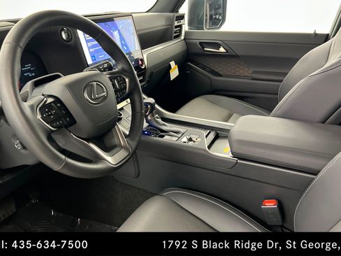 Used 2024 Lexus GX 550 w/ Accessory Package (Z1) AWD/4WD image 16