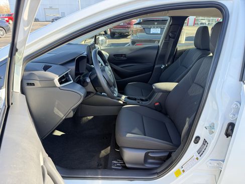 Used 2026 Toyota Corolla LE image 14