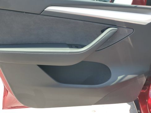 Used 2024 Tesla Model Y Long Range RWD image 21
