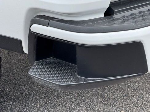 Used 2024 GMC Canyon Elevation w/ Convenience Package image 13