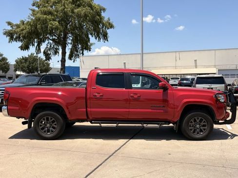 Used 2022 Toyota Tacoma SR5 RWD image 3