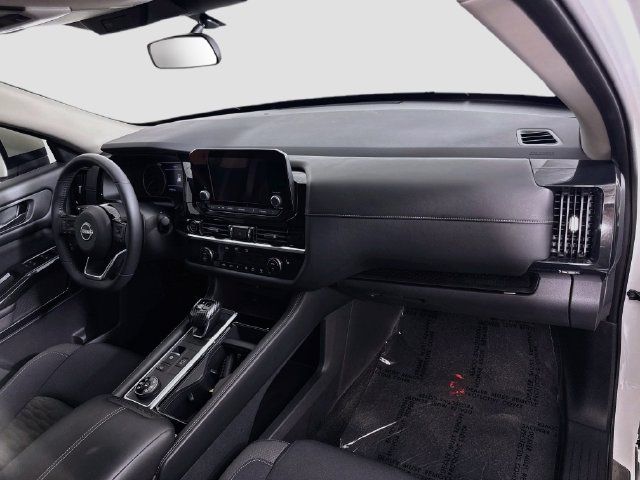 Used 2023 Nissan Pathfinder SV w/ SV Premium Package AWD/4WD image 30