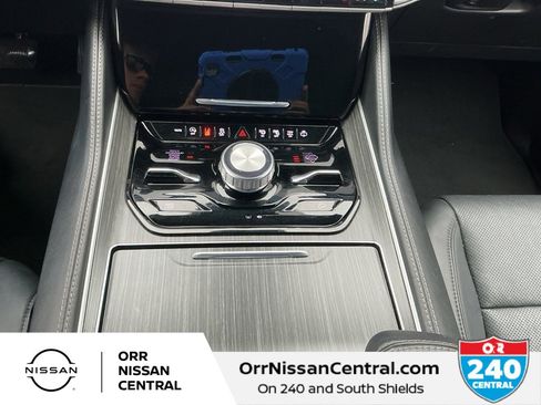 Used 2023 Jeep Wagoneer L Series III w/ Premium Group I image 24