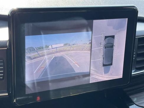 Certified 2022 Ford Explorer Limited RWD image 26