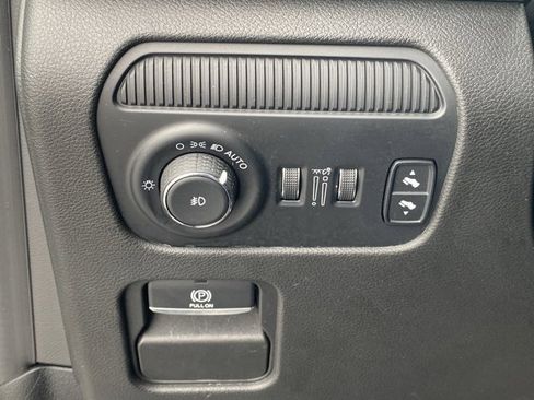 Used 2023 Jeep Wagoneer Series III w/ Preferred Equipment Group image 21