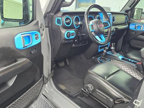 Used 2022 Jeep Wrangler Unlimited Sahara AWD/4WD image 9