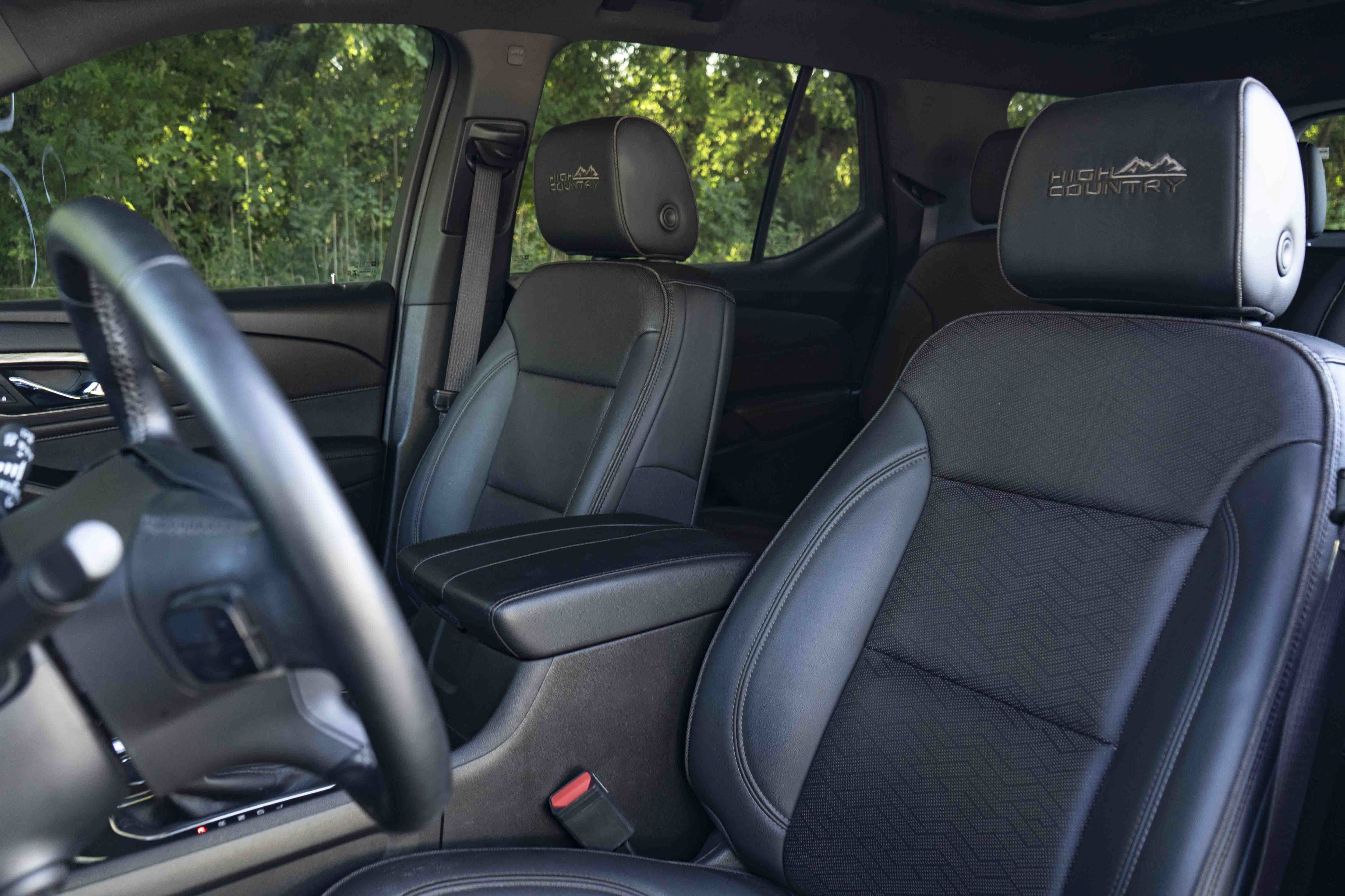 Used 2023 Chevrolet Traverse High Country w/ LPO, Floor Liner Package FWD image 17