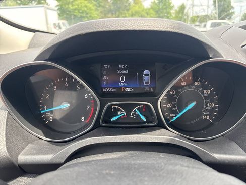 Used 2017 Ford Escape SE w/ SE Cold Weather Package AWD/4WD image 23