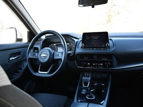 Used 2023 Nissan Rogue SV image 17