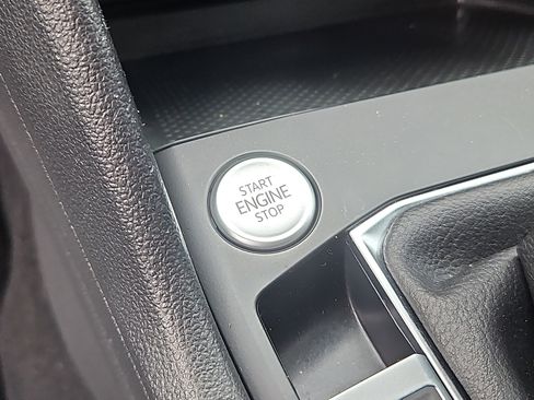 Certified 2022 Volkswagen Taos S image 14