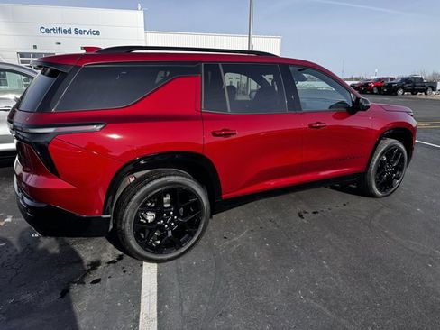 Used 2025 Chevrolet Traverse RS w/ LPO, Floor Liner Package image 2
