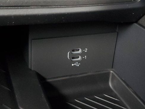 New 2027 Chrysler Pacifica Limited FWD image 32