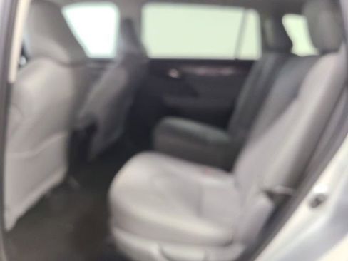 Certified 2024 Toyota Highlander Platinum FWD image 15