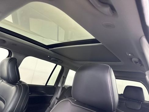 Used 2024 Jeep Grand Cherokee Limited 4xe image 12