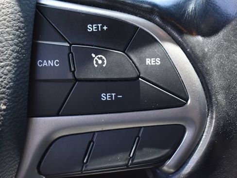 Used 2020 Jeep Grand Cherokee Limited AWD/4WD image 26