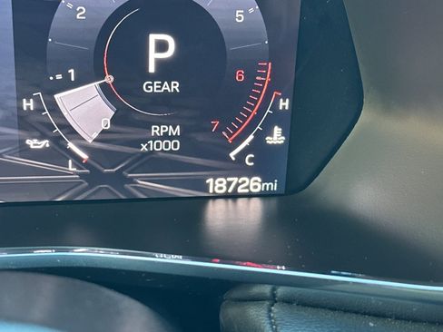 Used 2024 GMC Canyon Elevation image 33