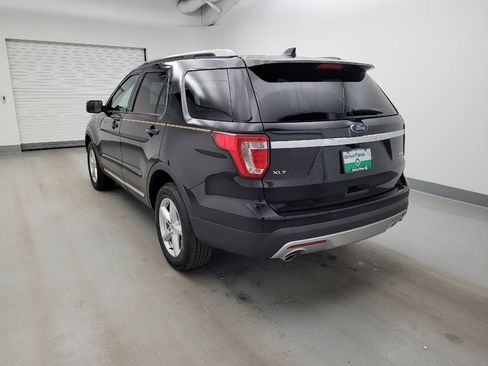 Used 2017 Ford Explorer XLT w/ Equipment Group 202A AWD/4WD image 5