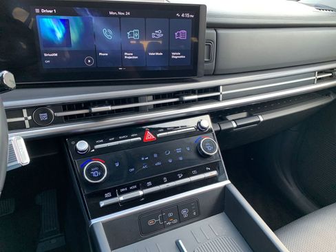 Used 2025 Hyundai Santa Fe SEL image 17