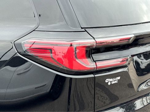 New 2026 GMC Acadia Elevation w/ Black Edition FWD image 21