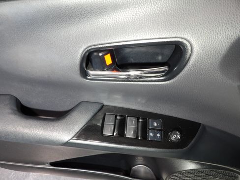 Used 2019 Toyota Prius LE FWD image 8