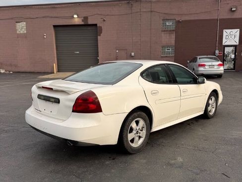 Used 2006 Pontiac Grand Prix Base 4dr Sedan w/ Premium Package image 5