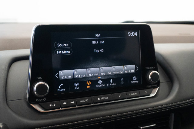 Used 2023 Nissan Rogue S AWD/4WD image 13