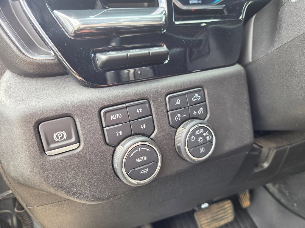 Used 2025 Chevrolet Silverado 2500 LTZ w/ LTZ Premium Package AWD/4WD image 12