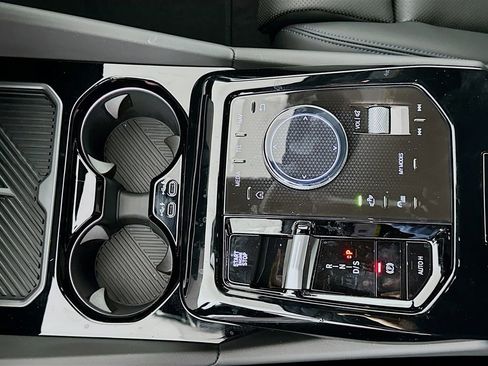 Used 2026 BMW 530i w/ M Sport Package image 15