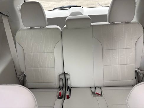 Certified 2025 Buick Enclave Avenir w/ Trailering Package, 5000 lbs. AWD/4WD image 14