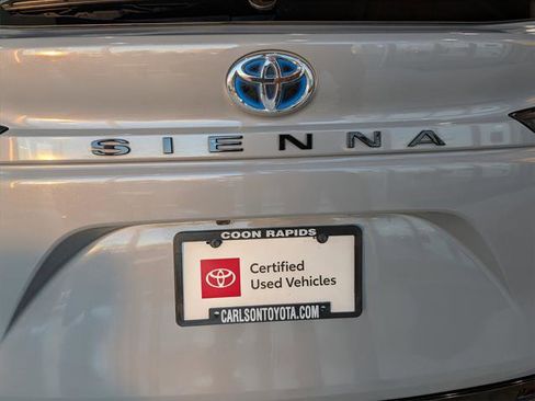 Certified 2024 Toyota Sienna XSE image 35