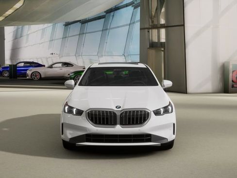 New 2026 BMW 540i xDrive image 3