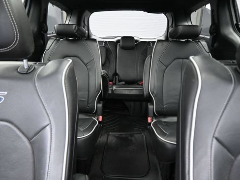 Used 2024 Chrysler Pacifica Limited w/ Uconnect Theater Family Group AWD/4WD image 26
