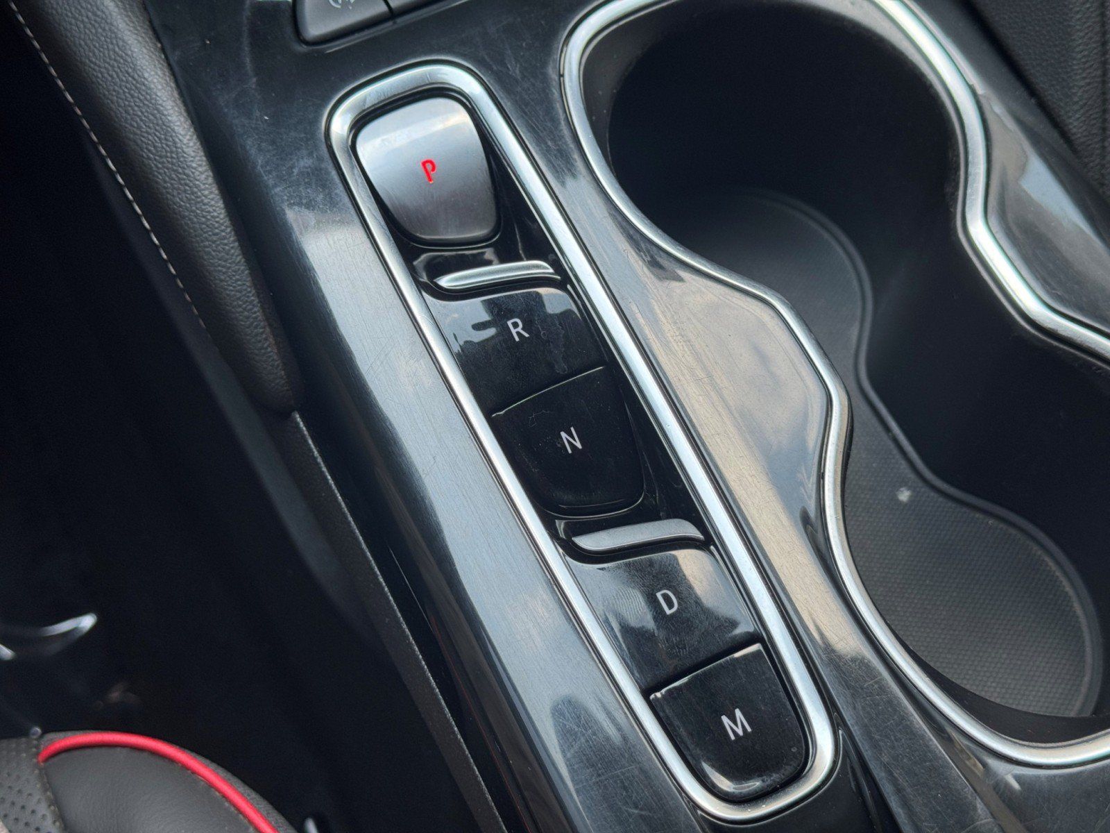 Used 2022 Buick Envision Essence w/ Sport Touring Package FWD image 32