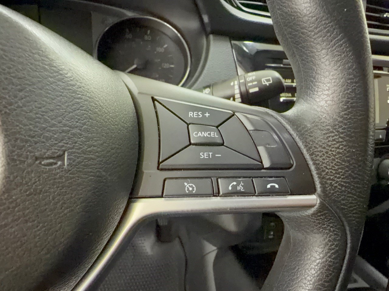 Used 2017 Nissan Rogue S FWD image 19