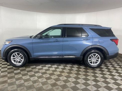 Used 2025 Ford Explorer Active AWD/4WD image 25