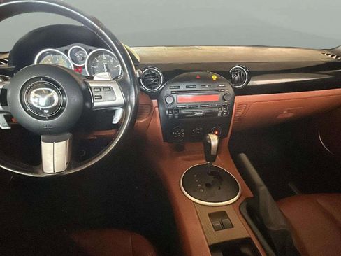 Used 2006 MAZDA MX-5 Miata Grand Touring w/ Premium Pkg image 12
