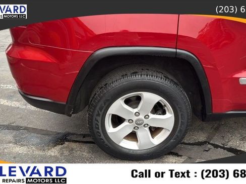 Used 2011 Jeep Grand Cherokee Laredo AWD/4WD image 11