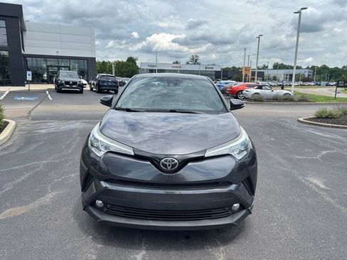 Used 2018 Toyota C-HR XLE FWD image 4
