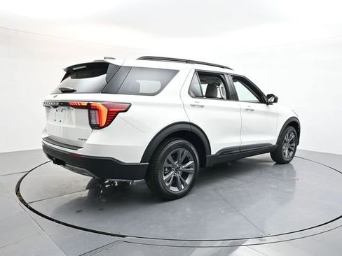 New 2026 Ford Explorer Active w/ Active Comfort Package image 7