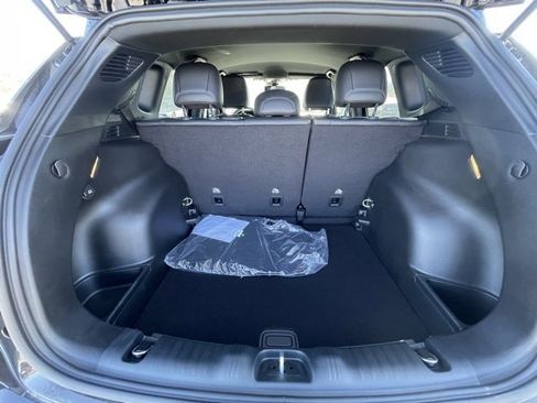 Used 2024 Jeep Compass Limited image 18