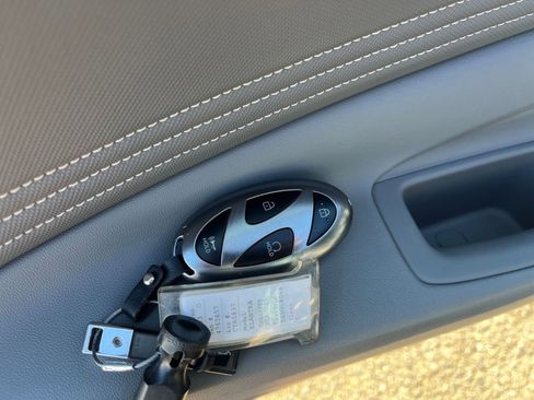 Used 2025 Hyundai Elantra SEL image 22