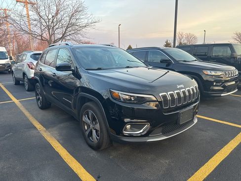 Used 2019 Jeep Cherokee Limited w/ Luxury Group image 4