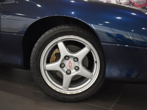 Used 2002 Chevrolet Camaro LT w/ Preferred Equipment Group 1 RWD image 2