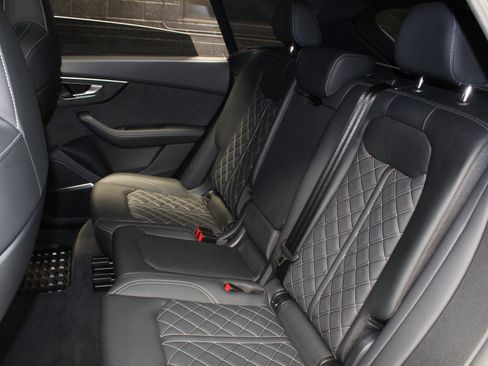 Used 2023 Audi SQ8 Prestige AWD/4WD image 44