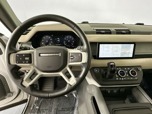 Used 2023 Land Rover Defender 90 X-Dynamic SE image 11