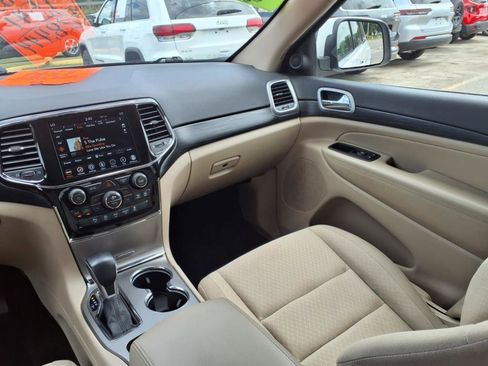 Used 2022 Jeep Grand Cherokee Laredo E image 14